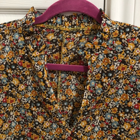 fall blouse🍂 - Picture 3 of 5